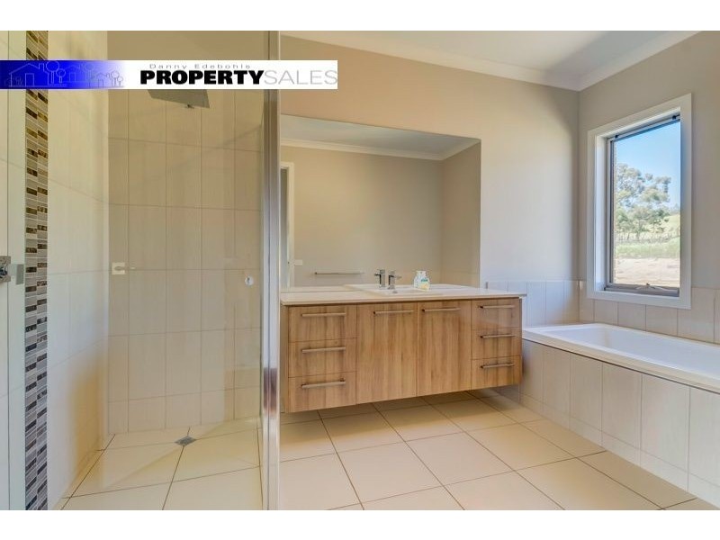 305 (Lot 1) Mountain Glen Drive, Trafalgar East VIC 3824