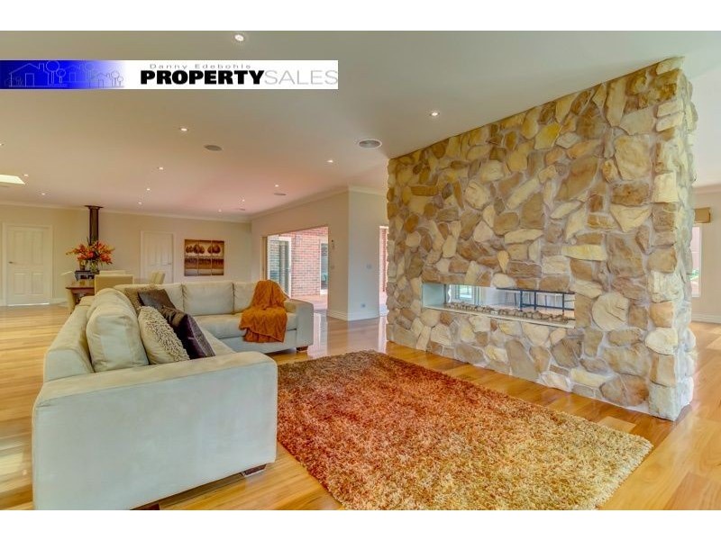 102 Borrmans Street, Moe South VIC 3825