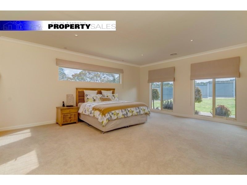 102 Borrmans Street, Moe South VIC 3825