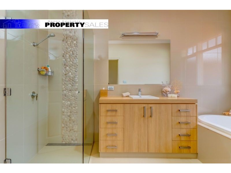 102 Borrmans Street, Moe South VIC 3825