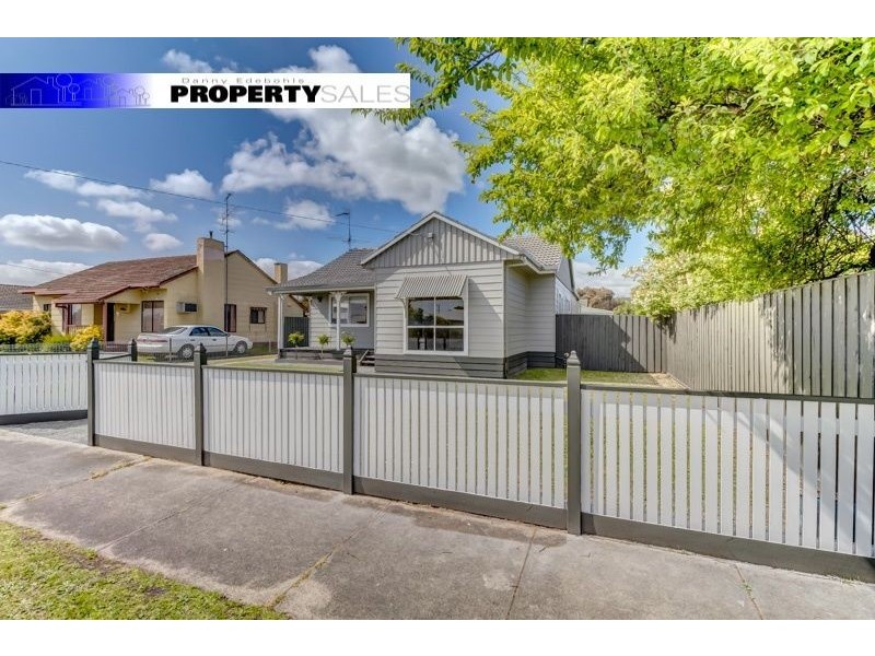 17 Hawker Street, Moe VIC 3825