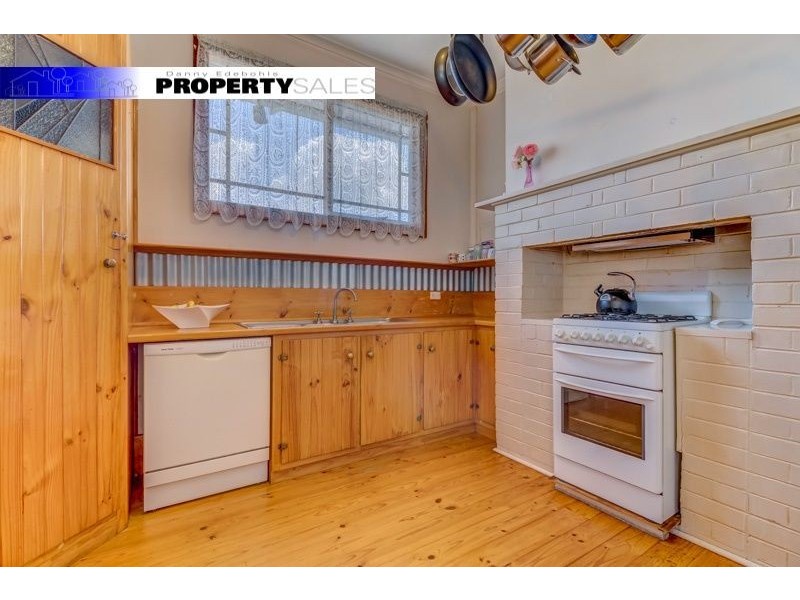 14 Reservoir Road, Moe VIC 3825