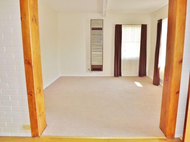 14 Reservoir Road, Moe VIC 3825