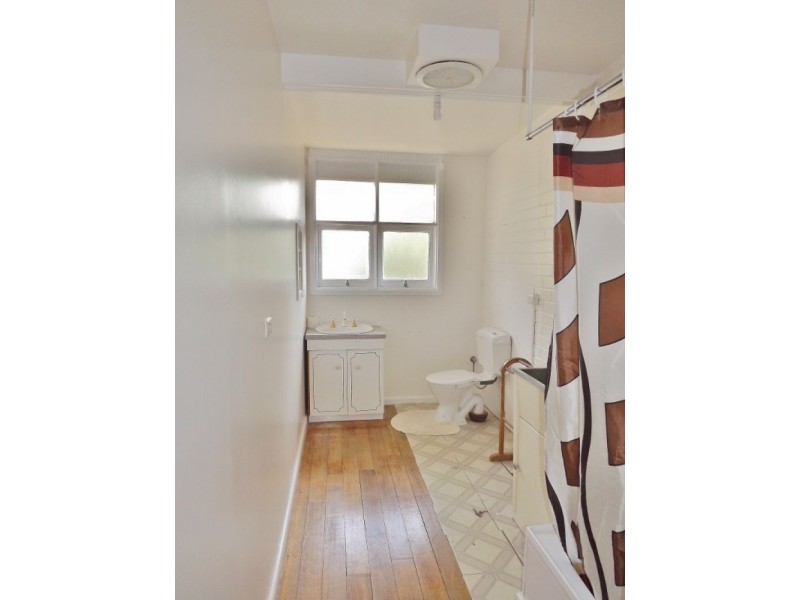 14 Reservoir Road, Moe VIC 3825