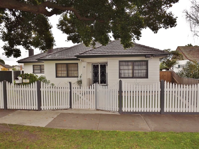 82 Hennessey Street, Moe VIC 3825