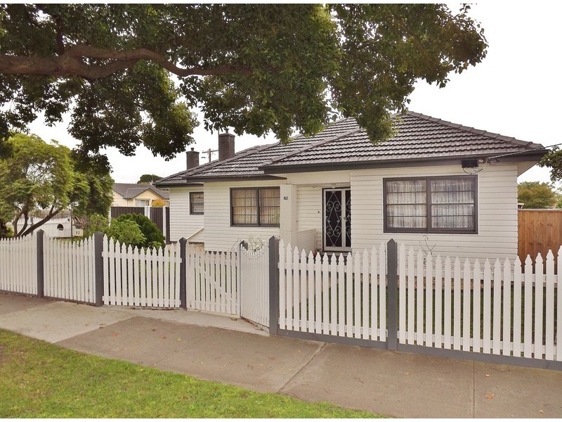 82 Hennessey Street, Moe VIC 3825