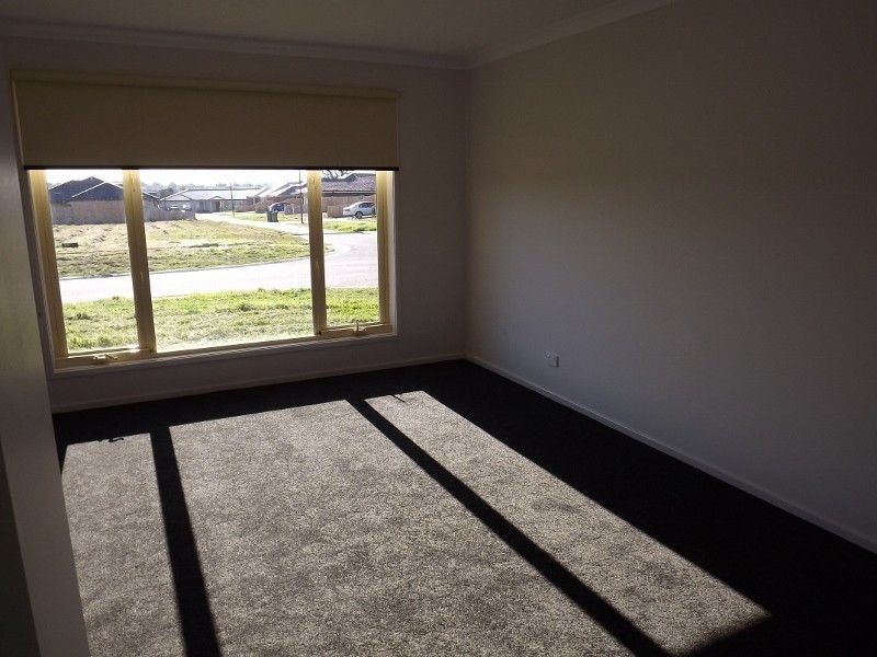 53 Sweetwater Place, Moe VIC 3825