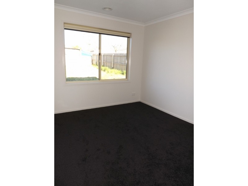 53 Sweetwater Place, Moe VIC 3825