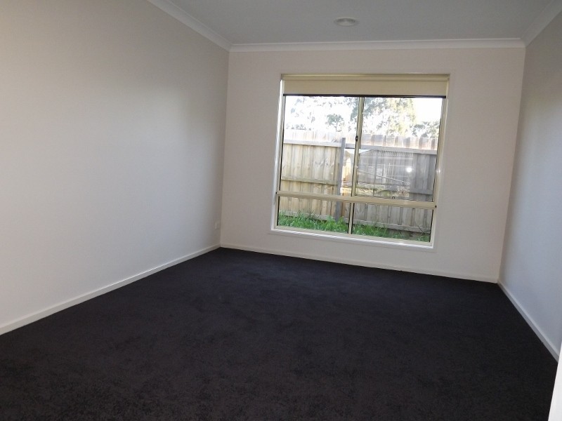 53 Sweetwater Place, Moe VIC 3825