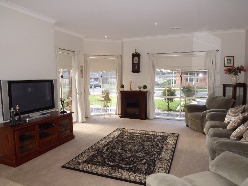 19  Montane Boulevard, Newborough VIC 3825