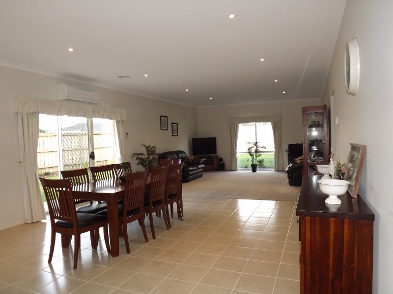 19  Montane Boulevard, Newborough VIC 3825