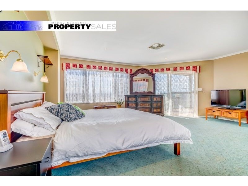 2 Taurus Way, Moe VIC 3825