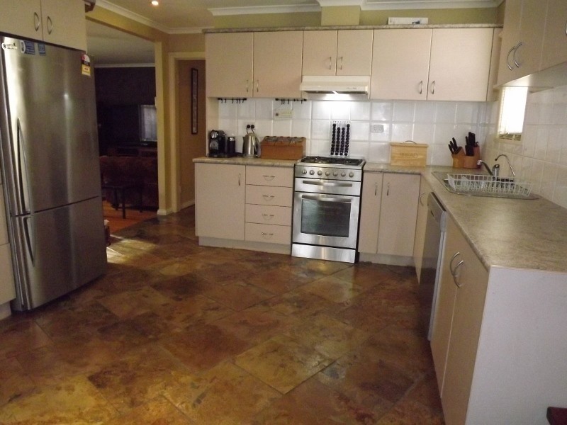 8 Mirboo Street, Newborough VIC 3825