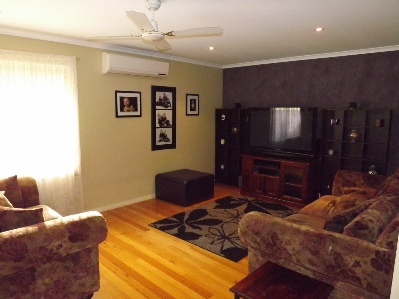 8 Mirboo Street, Newborough VIC 3825