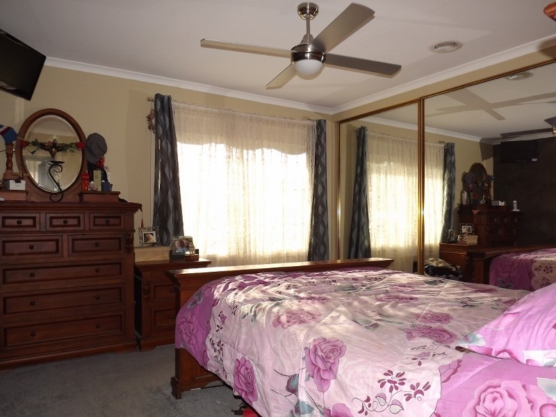 8 Mirboo Street, Newborough VIC 3825