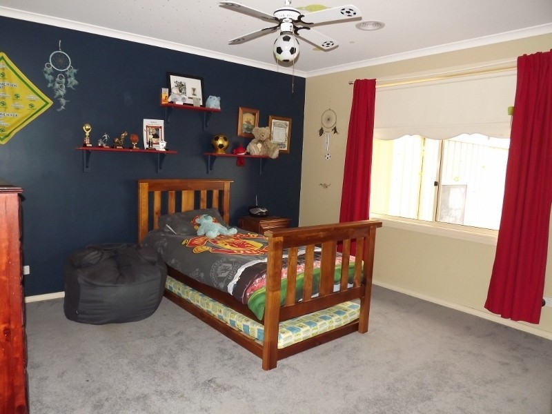 8 Mirboo Street, Newborough VIC 3825