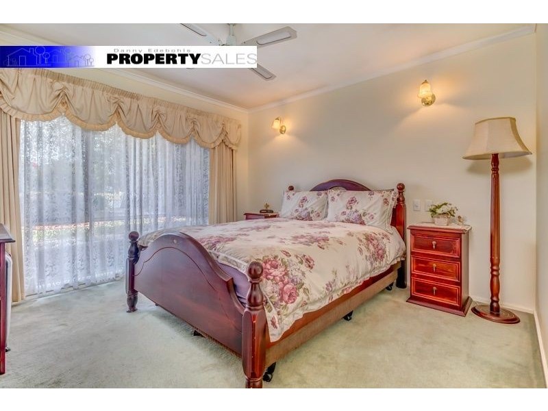 26 Jeeralang Avenue, Newborough VIC 3825