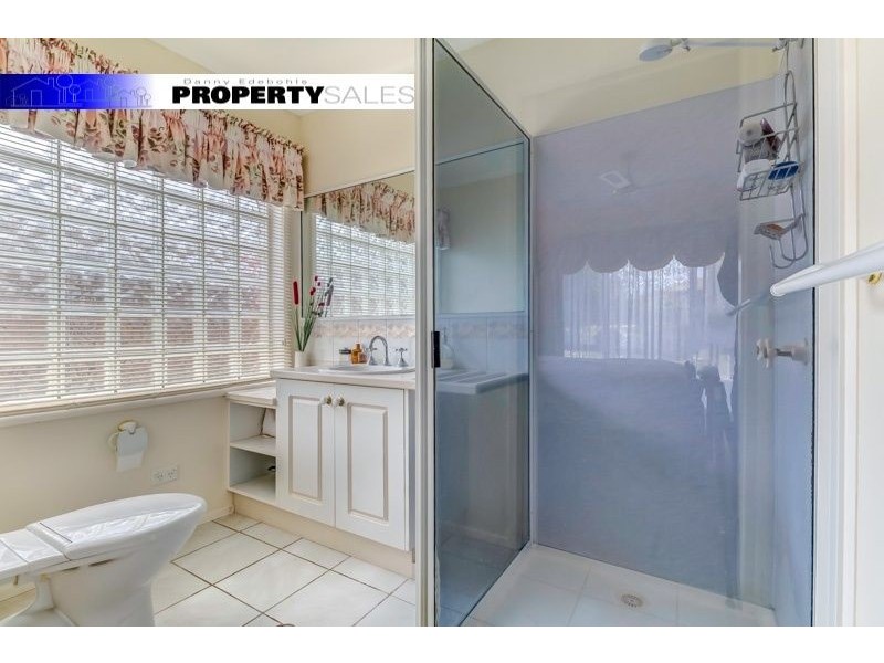 26 Jeeralang Avenue, Newborough VIC 3825