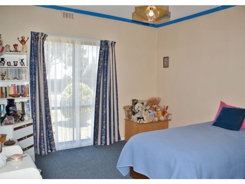 37 Truscott Road, Moe VIC 3825