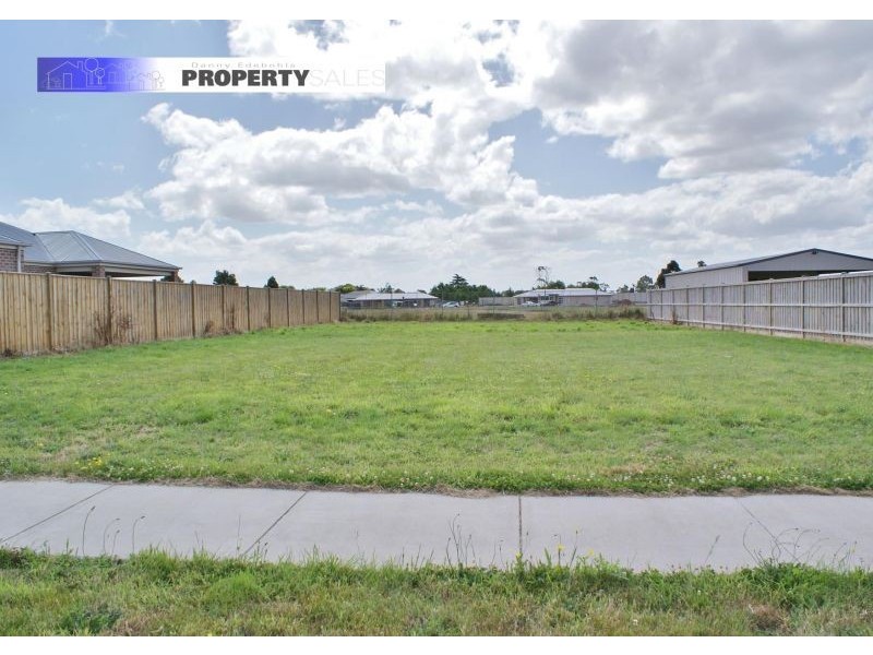 77 Davey Drive, Trafalgar VIC 3824