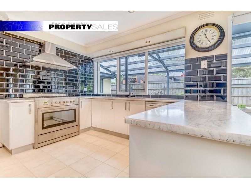 10 Crowe Court, Newborough VIC 3825