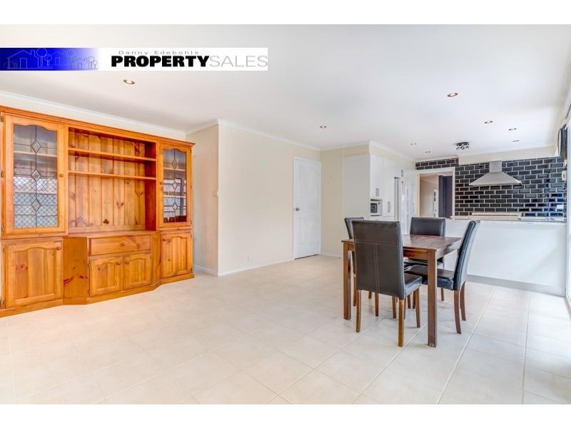 10 Crowe Court, Newborough VIC 3825