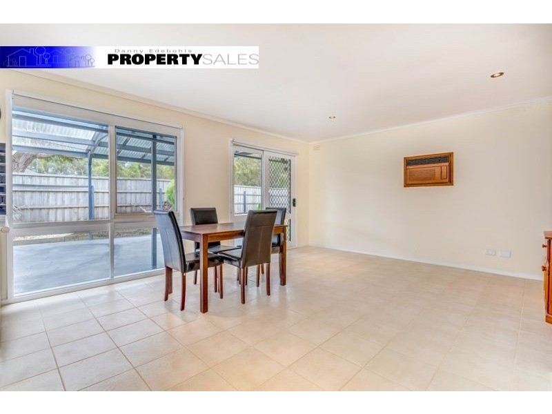 10 Crowe Court, Newborough VIC 3825