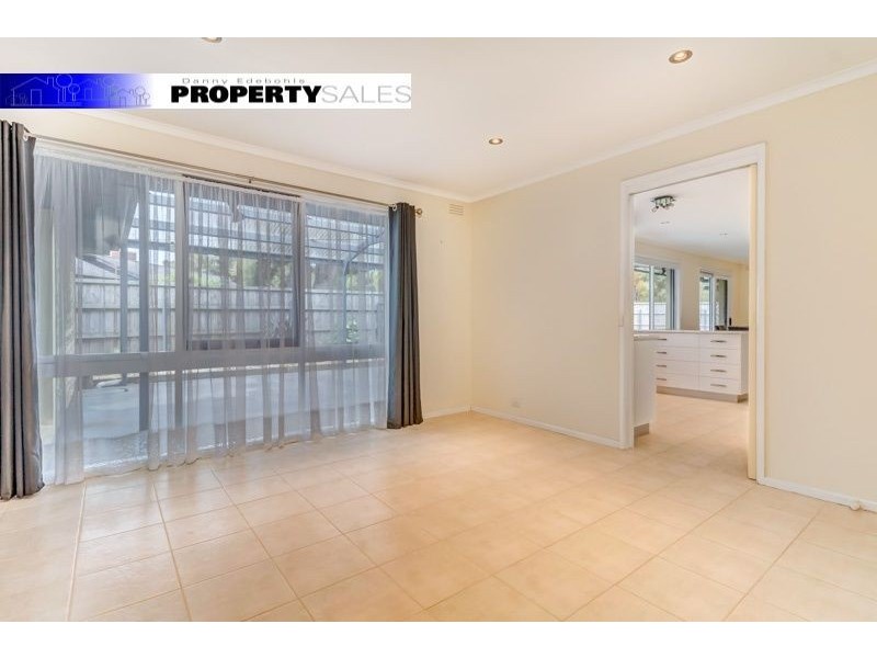 10 Crowe Court, Newborough VIC 3825