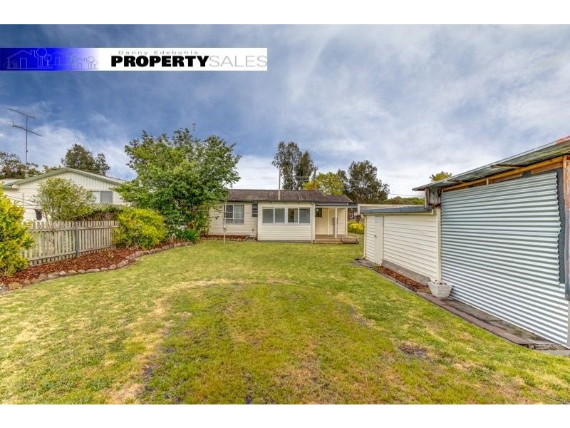 9 Western Avenue, Newborough VIC 3825