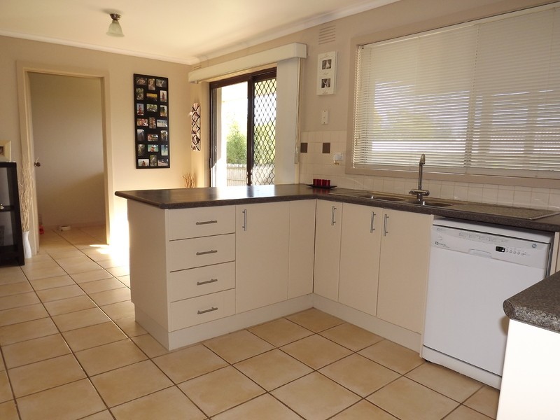 7 Libra Crescent, Moe VIC 3825