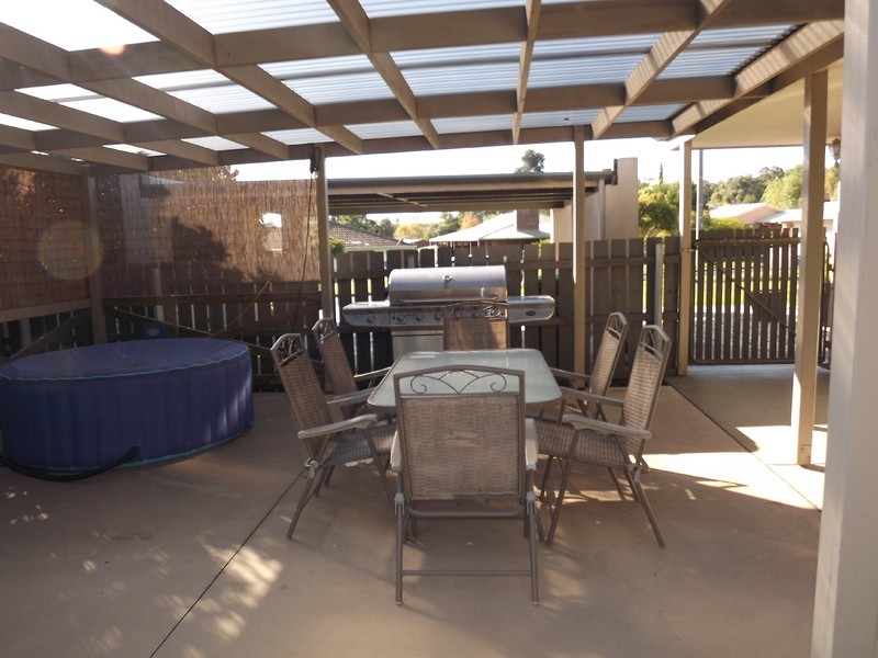 7 Libra Crescent, Moe VIC 3825