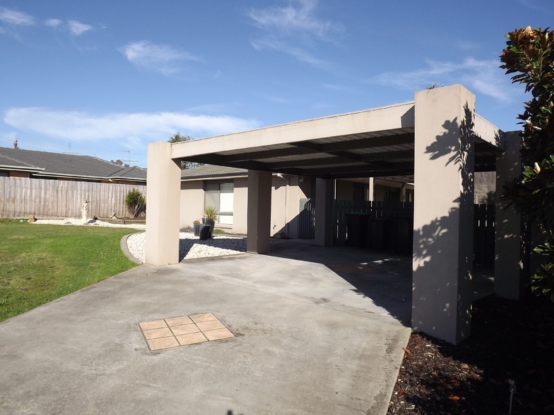 7 Libra Crescent, Moe VIC 3825