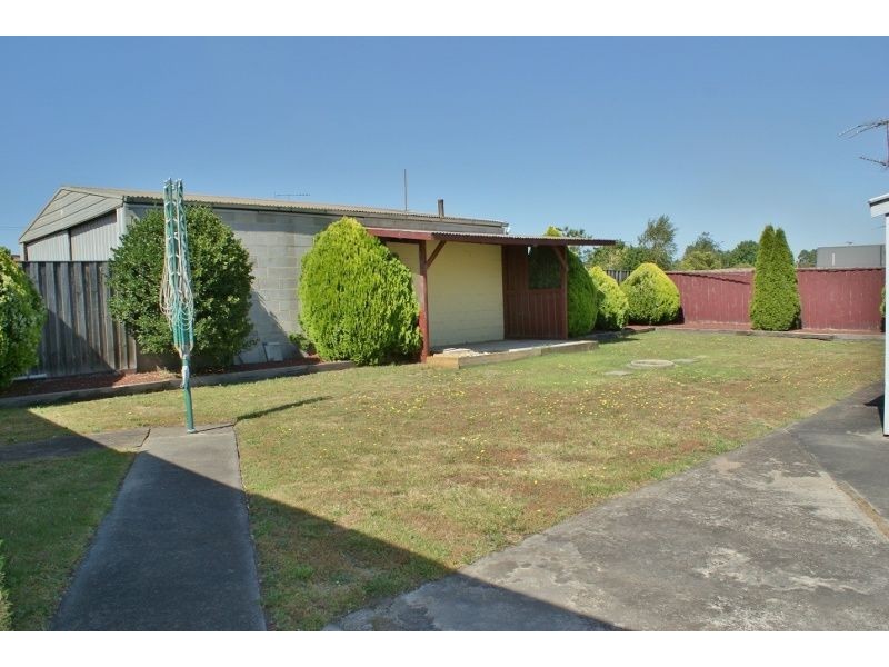 74 Boolarra Avenue, Newborough VIC 3825