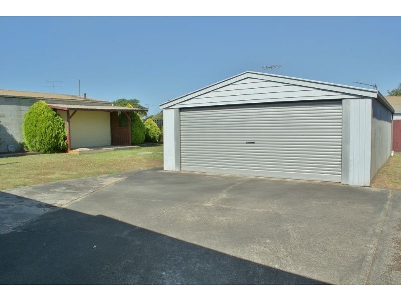 74 Boolarra Avenue, Newborough VIC 3825