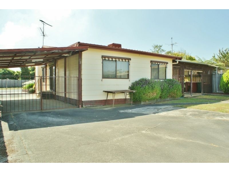 74 Boolarra Avenue, Newborough VIC 3825