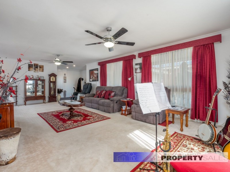 11-13 Stirling Street, Moe VIC 3825