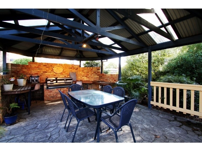 16  Furnell Street, Newborough VIC 3825