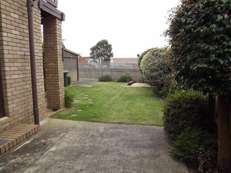 69 Lincoln Street, Moe VIC 3825