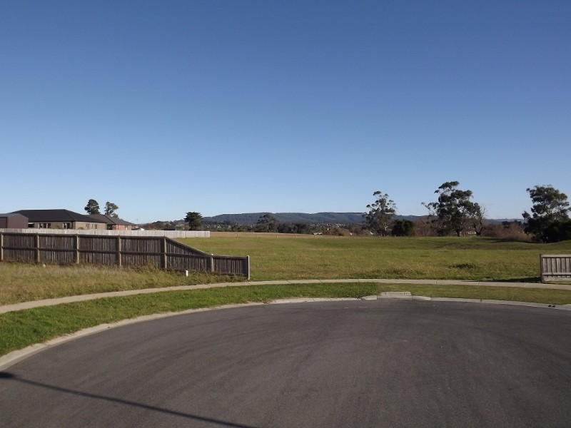 5 Leadbeater Mews, Newborough VIC 3825