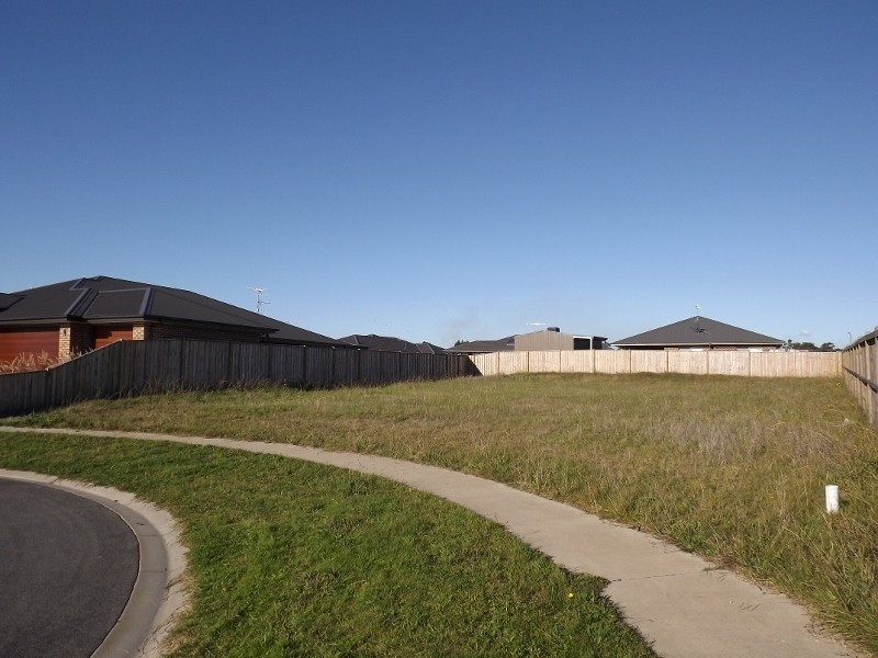 5 Leadbeater Mews, Newborough VIC 3825