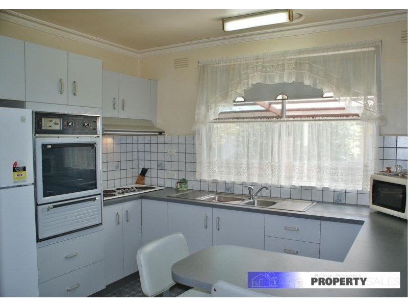 13 Ford Avenue, Newborough VIC 3825