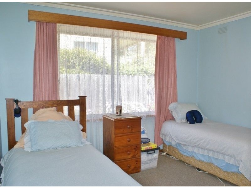 13 Ford Avenue, Newborough VIC 3825