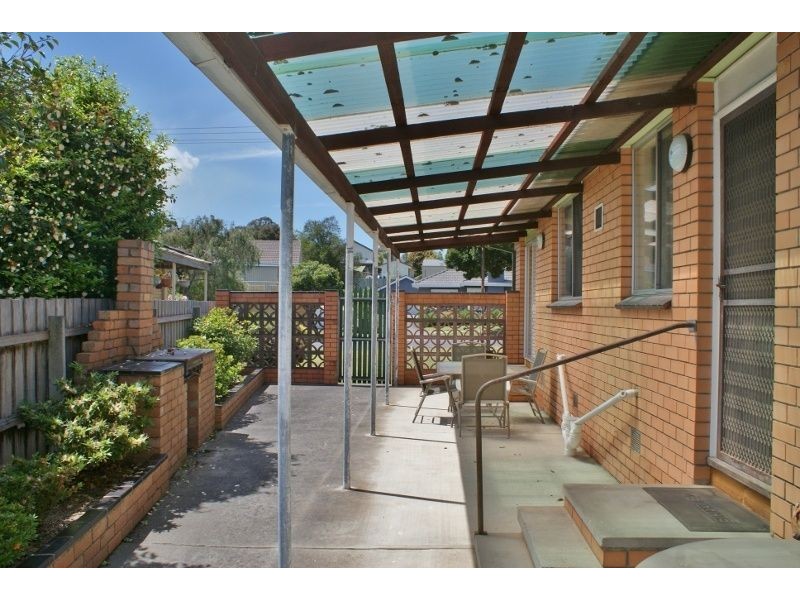 13 Ford Avenue, Newborough VIC 3825