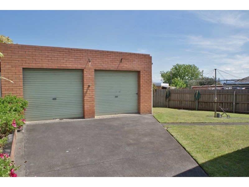 13 Ford Avenue, Newborough VIC 3825