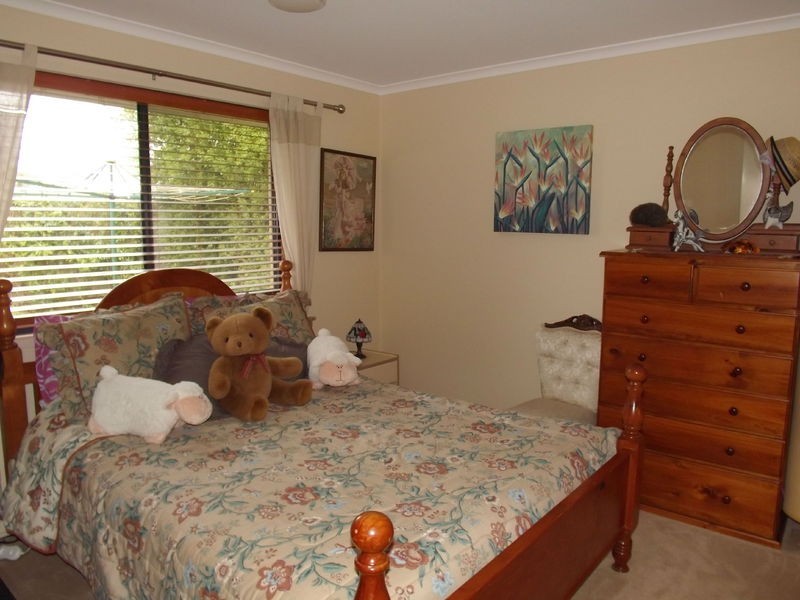 11 Crombe Court, Newborough VIC 3825