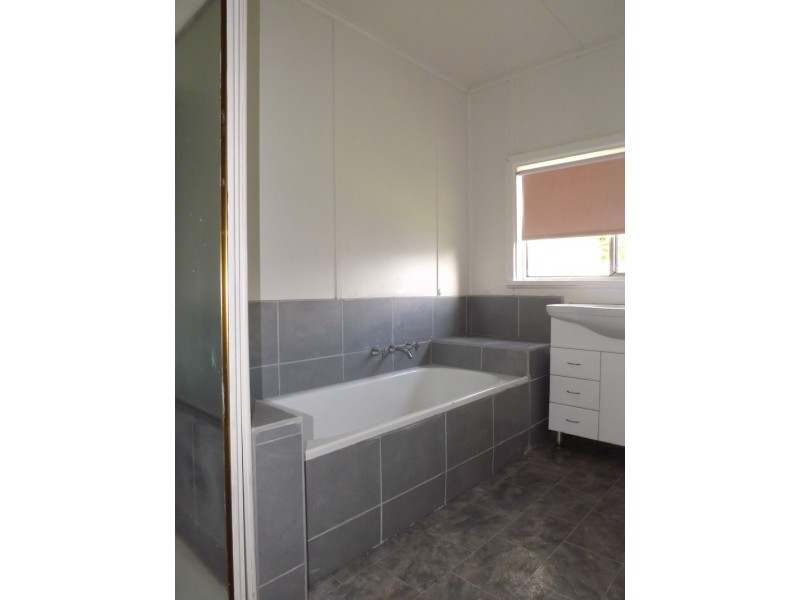 4 Bliss Street, Moe VIC 3825