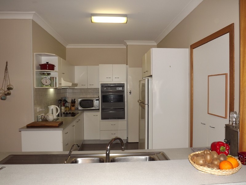 27 Heather Grove, Newborough VIC 3825