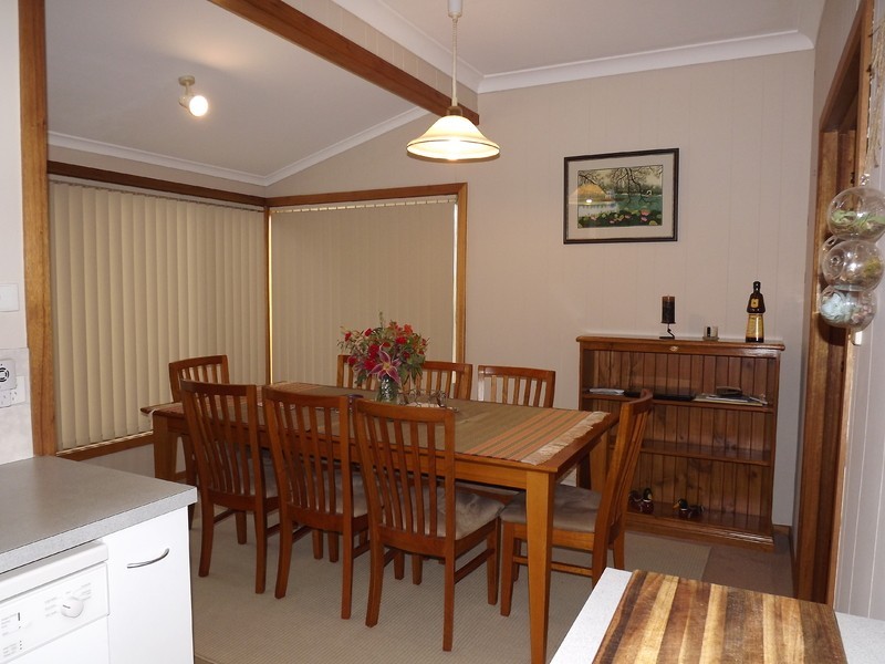 27 Heather Grove, Newborough VIC 3825