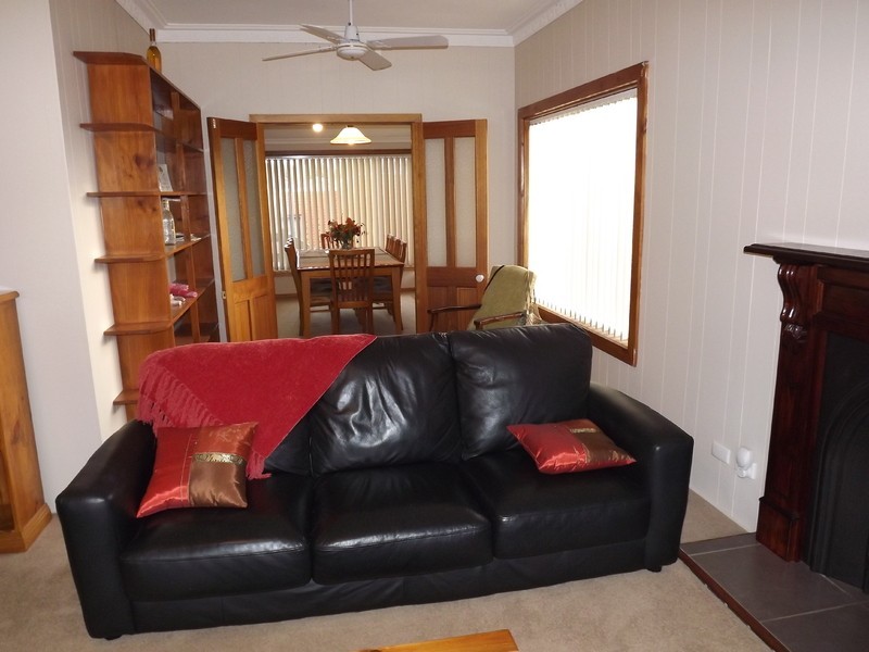 27 Heather Grove, Newborough VIC 3825