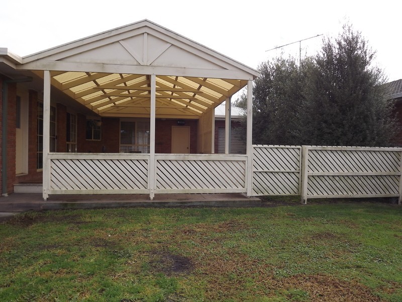 22 Jeeralang Avenue, Newborough VIC 3825